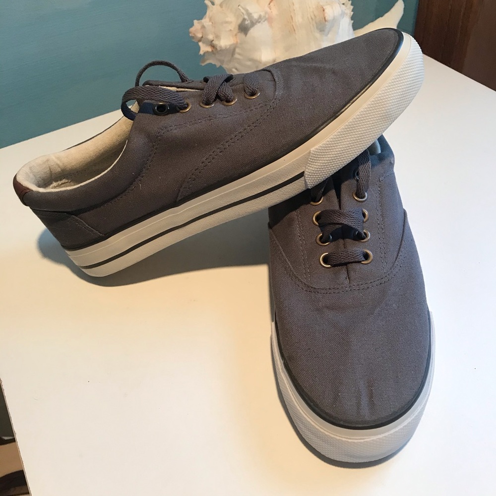 AEO SNEAKERS
